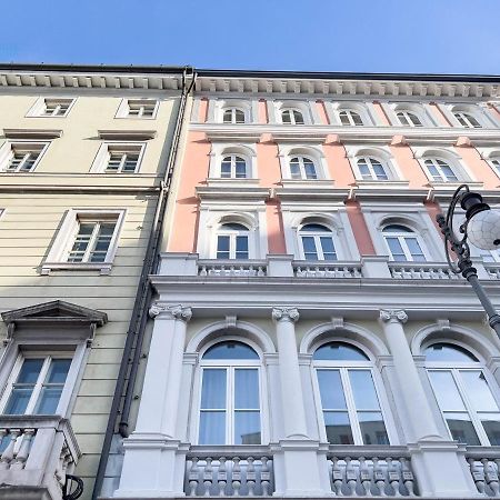 Apartamento Piazza Della Borsa 3C Tirabora Short Rent Trieste Exterior foto