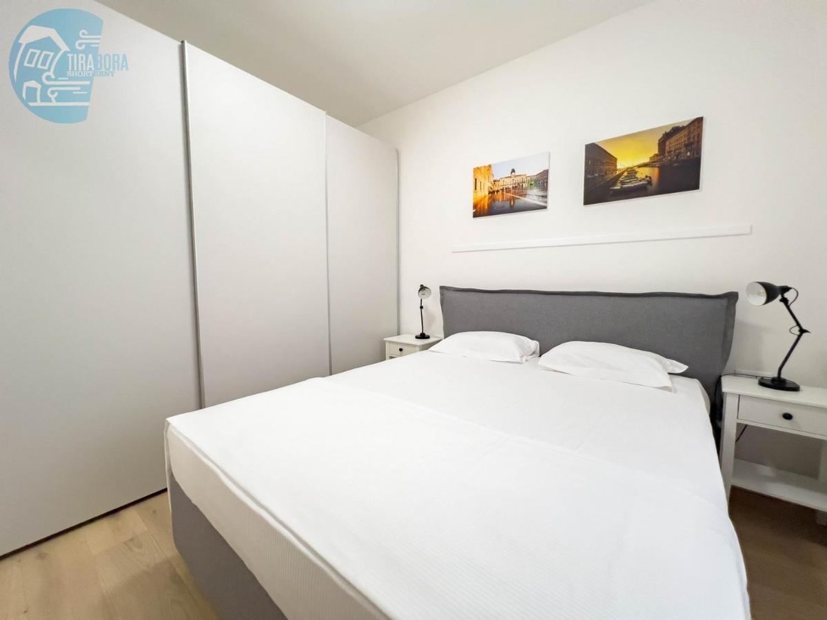 Apartamento Piazza Della Borsa 3C Tirabora Short Rent Trieste Exterior foto