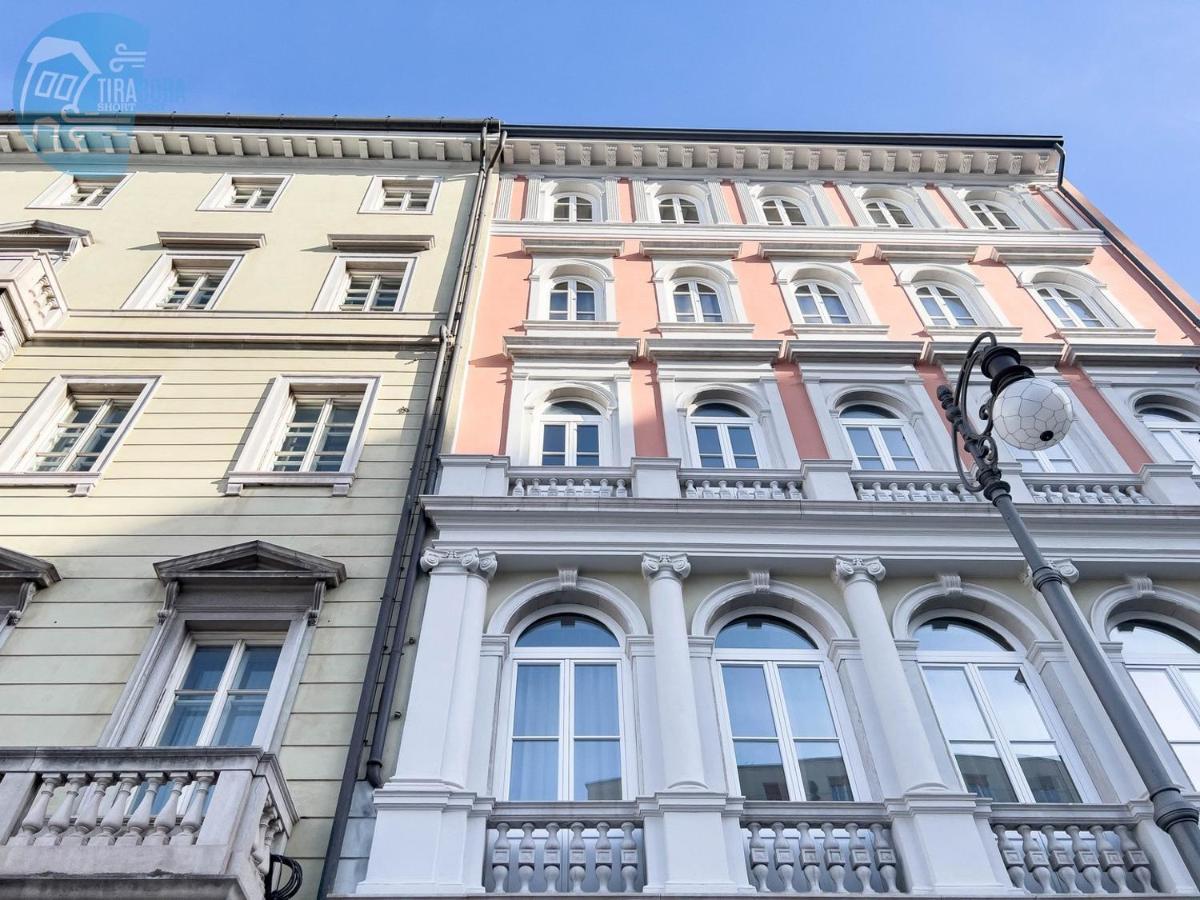 Apartamento Piazza Della Borsa 3C Tirabora Short Rent Trieste Exterior foto